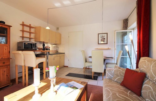 Kaegsdorf Apartamento | Landhaus Ostseeblick WE 13: friendly 2-room apartment with balcony close to the beach