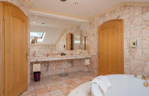 Bad Kleinkirchheim Casa | Landhaus Suite 150 m² - Thermenwelt Hotel Pulverer