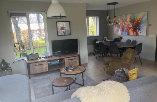 Westerbork Casa | Landhuis op mooi park aan het water