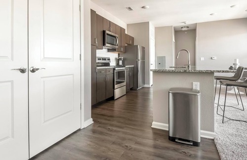 Chesterfield Apartamento | Landing | Beautiful 1BD, Courtyard, Pool