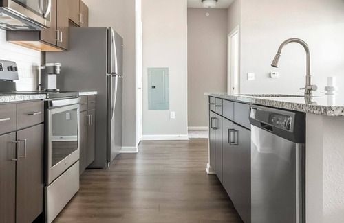 Chesterfield Apartamento | Landing | Beautiful 1BD, Courtyard, Pool