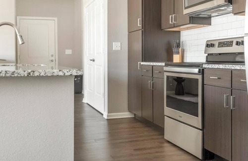Chesterfield Apartamento | Landing | Beautiful 1BD, Courtyard, Pool