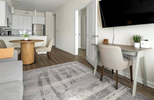 Concord Apartamento | Landing | Chic 1BD, Gym, Pool