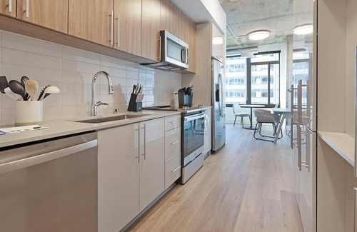Baileys Crossroads Apartamento | Landing | Amazing 1BD, Game Room, Gym