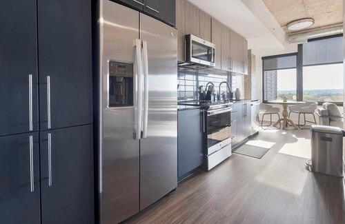 Baileys Crossroads Apartamento | Landing | Modern 1BD, Gym, Game Room