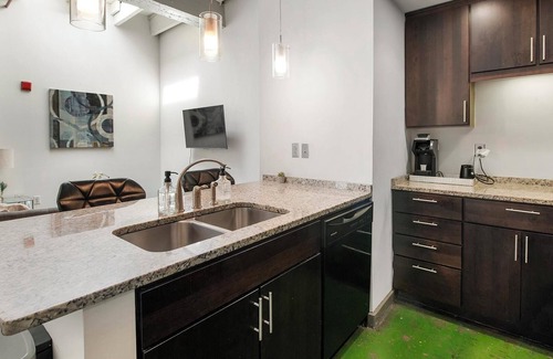 North Chesterfield Apartamento | Landing | Chic 1BD, Clubhouse, Gym