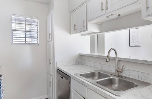 Denton Apartamento | Landing | Amazing 1BD, Gym, Pool