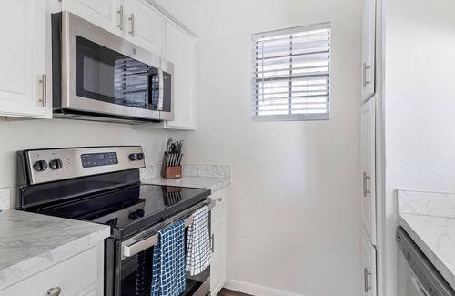 Denton Apartamento | Landing | Amazing 1BD, Gym, Pool
