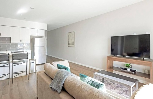 Townsite Apartamento | Landing | Stunning 1BD, Rooftop Lounge, Pool