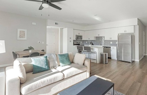 Townsite Apartamento | Landing | Stunning 1BD, Rooftop Lounge, Pool