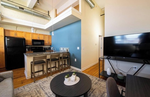 Petersburg Apartamento | Landing | Modern 1BD, Courtyard, Gym