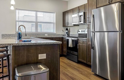 Cartersburg Apartamento | Landing | Amazing 2BD, Courtyard, Pool