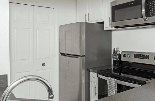 Southside Apartamento | Landing | Amazing 2BD, Tennis Court, Pool