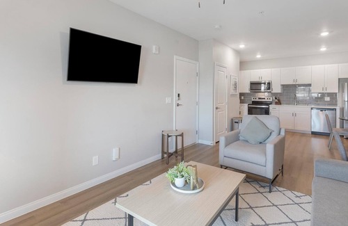 Townsite Apartamento | Landing | Chic 2BD, Rooftop Lounge, Pool
