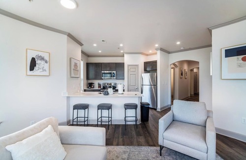 Corryville Apartamento | Landing at The Village at Stetson Square - 2 Be...