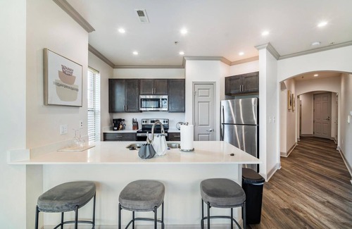 Corryville Apartamento | Landing at The Village at Stetson Square - 2 Be...