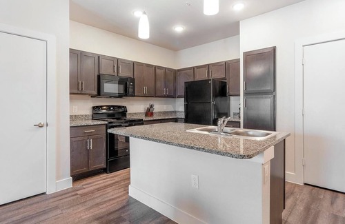San Antonio Apartamento | Landing | Amazing 2BD, Clubhouse, Pool