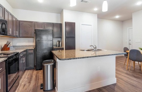 San Antonio Apartamento | Landing | Amazing 2BD, Clubhouse, Pool