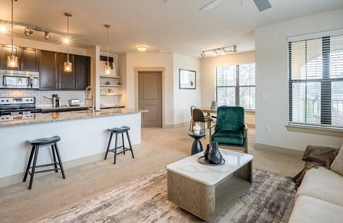 Crestline Heights Apartamento | Landing at 4700 Colonnade - 2 Bedrooms in Overton
