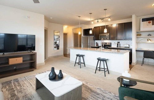 Crestline Heights Apartamento | Landing at 4700 Colonnade - 2 Bedrooms in Overton