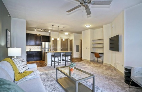 Crestline Heights Apartamento | Landing at 4700 Colonnade - 1 Bedroom in Overton