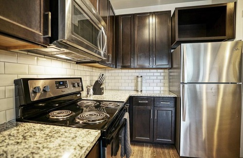 Crestline Heights Apartamento | Landing at 4700 Colonnade - 2 Bedrooms in Overton