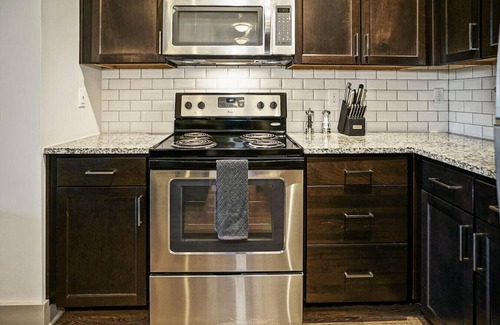 Crestline Heights Apartamento | Landing at 4700 Colonnade - 2 Bedrooms in Overton