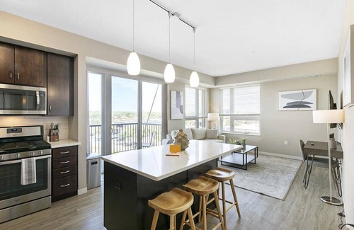 Edina Apartamento | Landing at 71 France - 2 Bedrooms in Downtown Edina