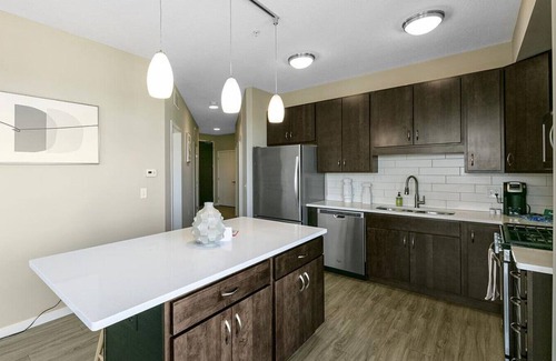 Edina Apartamento | Landing at 71 France - 2 Bedrooms in Downtown Edina