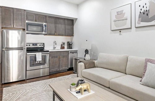 Mount Vernon Apartamento | Landing at 824 N Calvert St - 1 Bedroom in Mount Vernon