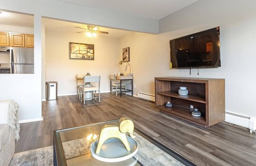 Ann Arbor Apartamento | Landing at Arbor Haus - 2 Bedrooms in Carpenter