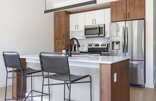 Little Italy Apartamento | Landing at Baricelli - 2 Bedrooms in University Circle