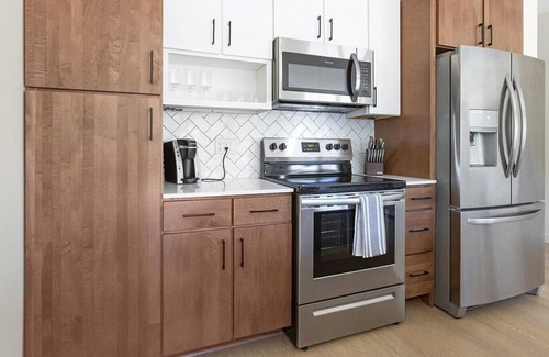Little Italy Apartamento | Landing at Baricelli - 2 Bedrooms in University Circle