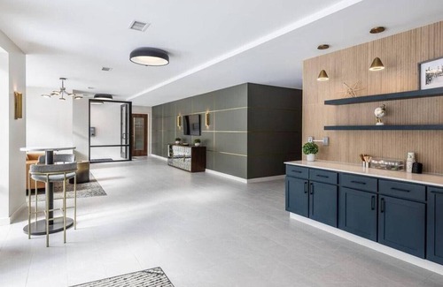 Little Italy Apartamento | Landing at Baricelli - 1 Bedroom in University Circle