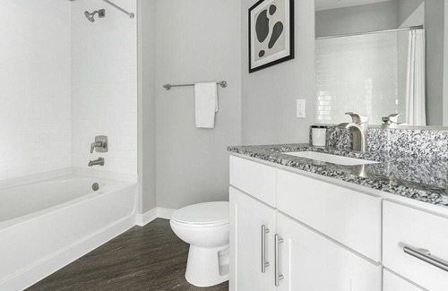 Chapel Hill Apartamento | Landing at Blu on Farrington - 2 Bedrooms in Woodland Acres