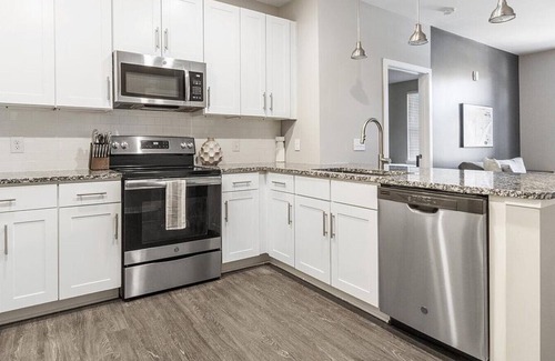 Chapel Hill Apartamento | Landing at Blu on Farrington - 2 Bedrooms in Woodland Acres