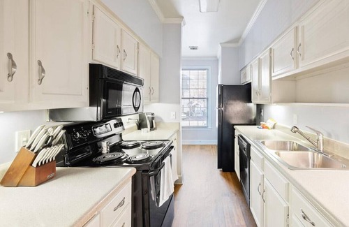 Green Hills Apartamento | Landing at Chowning Square - 2 Bedrooms in Green Hills