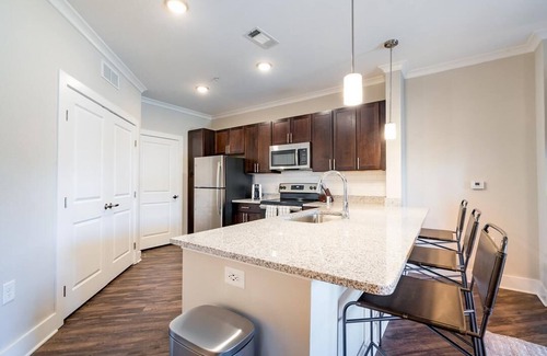 Colorado Springs Apartamento | Landing at Crowne at Briargate - 1 Bedroom in Briargate