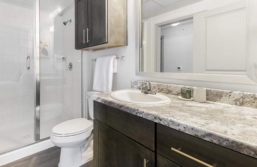 Forney Apartamento | Landing at Emerson at Forney Marketplace - 2 Bedrooms in Downtown Forney