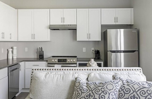 Nashville Apartamento | Landing at Fifty Forty Flats - Studio in Lenox Village