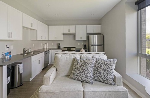 Nashville Apartamento | Landing at Fifty Forty Flats - Studio in Lenox Village