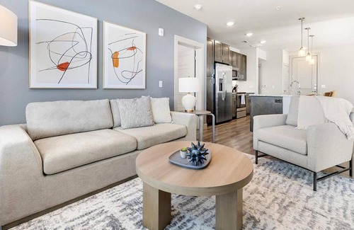 Auburn Hills Apartamento | Landing at Five Points of Auburn Hills - 2 Bedrooms in Downtown Auburn Hills