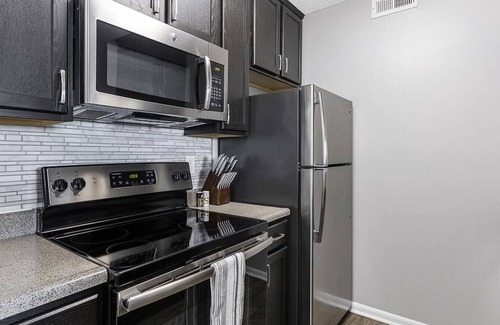 Lewis Center Apartamento | Landing at Lake Club at Polaris - 1 Bedroom in Downtown Columbus