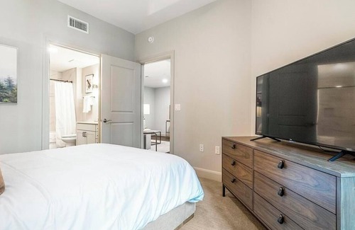 Greenway Plaza-Upper Kirby Apartamento | Landing at Novel River Oaks - 2 Bedrooms in River Oaks