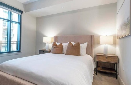 Greenway Plaza-Upper Kirby Apartamento | Landing at Novel River Oaks - 2 Bedrooms in River Oaks