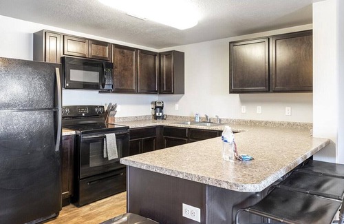 Magna Apartamento | Landing at Oquirrh Hills - 1 Bedroom in Downtown Magna