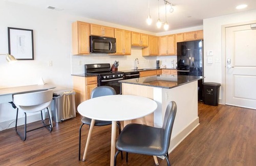 Detroit Apartamento | Landing at Orleans Landing - 1 Bedroom in Rivertown Warehouse District