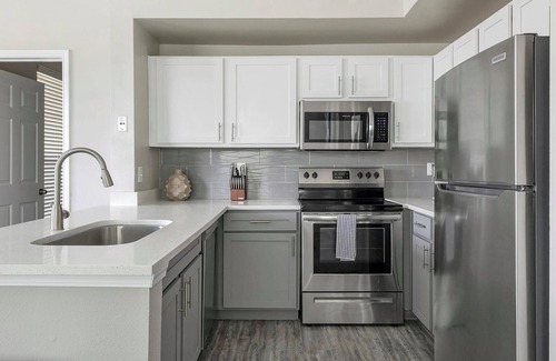 George Bush Park/Eldridge Apartamento | Landing at Phillips Pass - 1 Bedroom in Westside