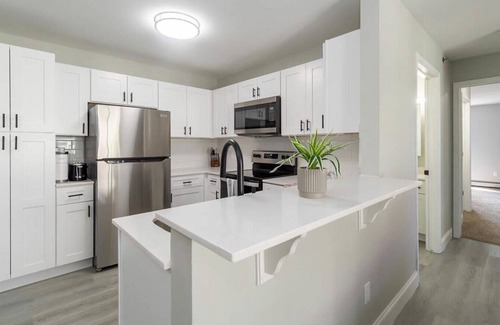 Waukesha Apartamento | Landing at River's Edge - 2 Bedrooms in Downtown Waukesha
