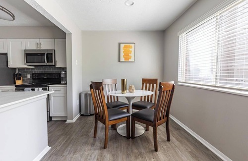 Indianapolis Apartamento | Landing at Riverbend - 2 Bedrooms in Castleton